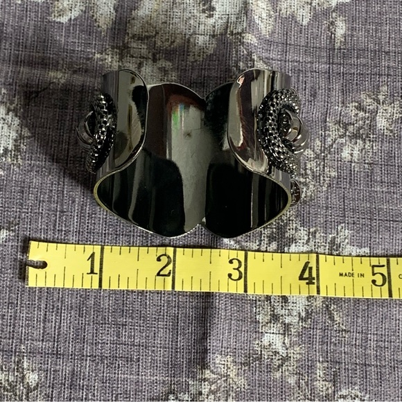 Brand New Metal Statement Cuff Bracelet - Picture 5 of 12